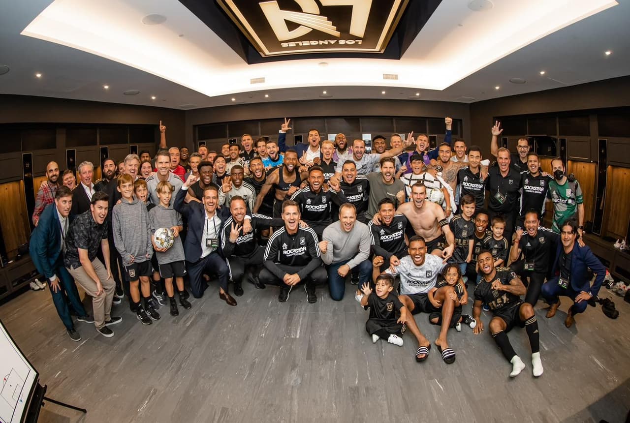 Los Angeles Football Club consiguió el primer puesto en la Conferencia Oeste de la MLS 2022, poco antes de imponerse por 3-2 en el Banc of California Stadium a Houston Dynamo FC.