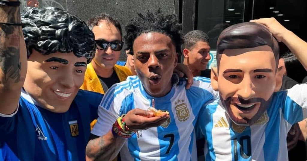 IShowSpeed quiere ayudar a CR7... ¡con playera de Argentina!