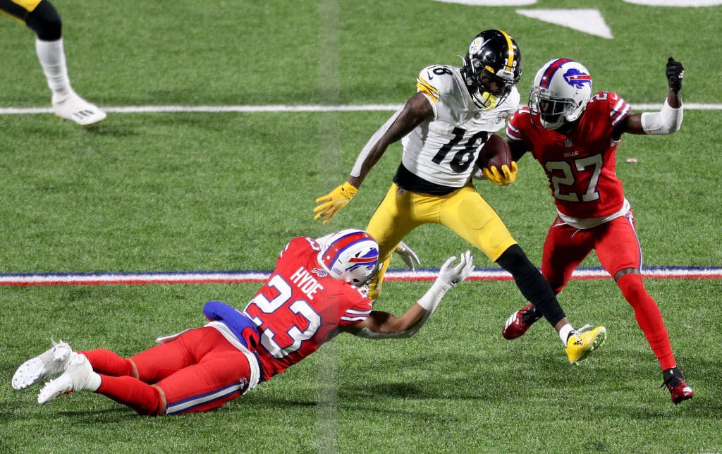 Steffon Diggs brilla con una anotación y 130 yardas por aire en la victoria 15-26 de los Bills sobre los Steelers.