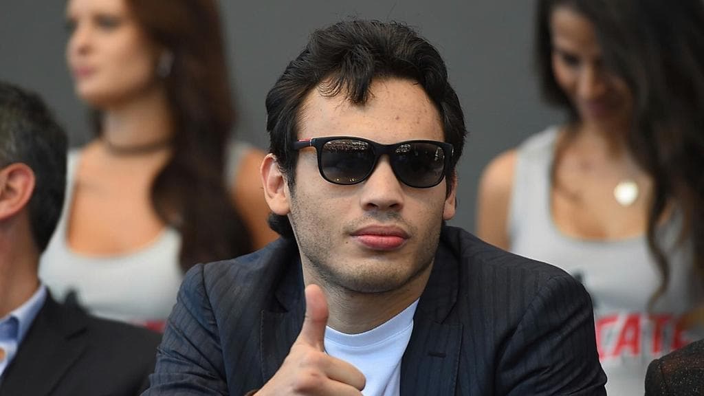 Julio César Chávez Jr arremete contra dos boxeadores.