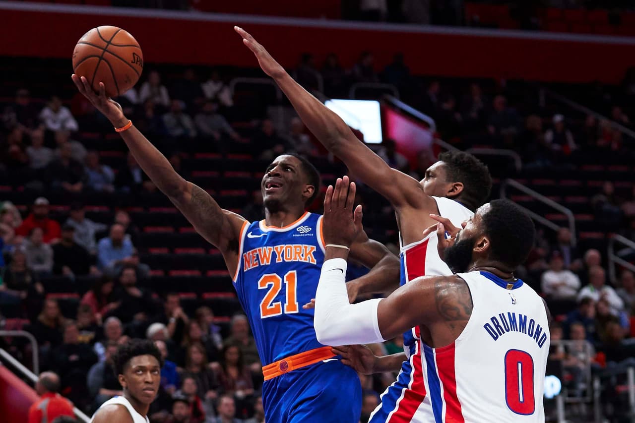 <b>New York 108-115 Detroit</b>. Los Pistons (11-7) tienen marca de 7-3 en casa tras vencer a los Knicks (7-15) para llegar a tres ganados seguidos. Los neoyorquinos cortaron una racha de tres triunfos.