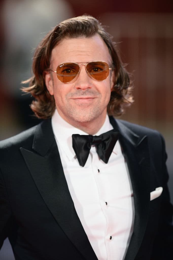 Permission (2017) - La pareja formada por Anna y Will, novios desde la adolescencia en Brooklyn, lo son todo el uno para el otro: el primer beso, el primer amor... y su primera y única relación.
<br>