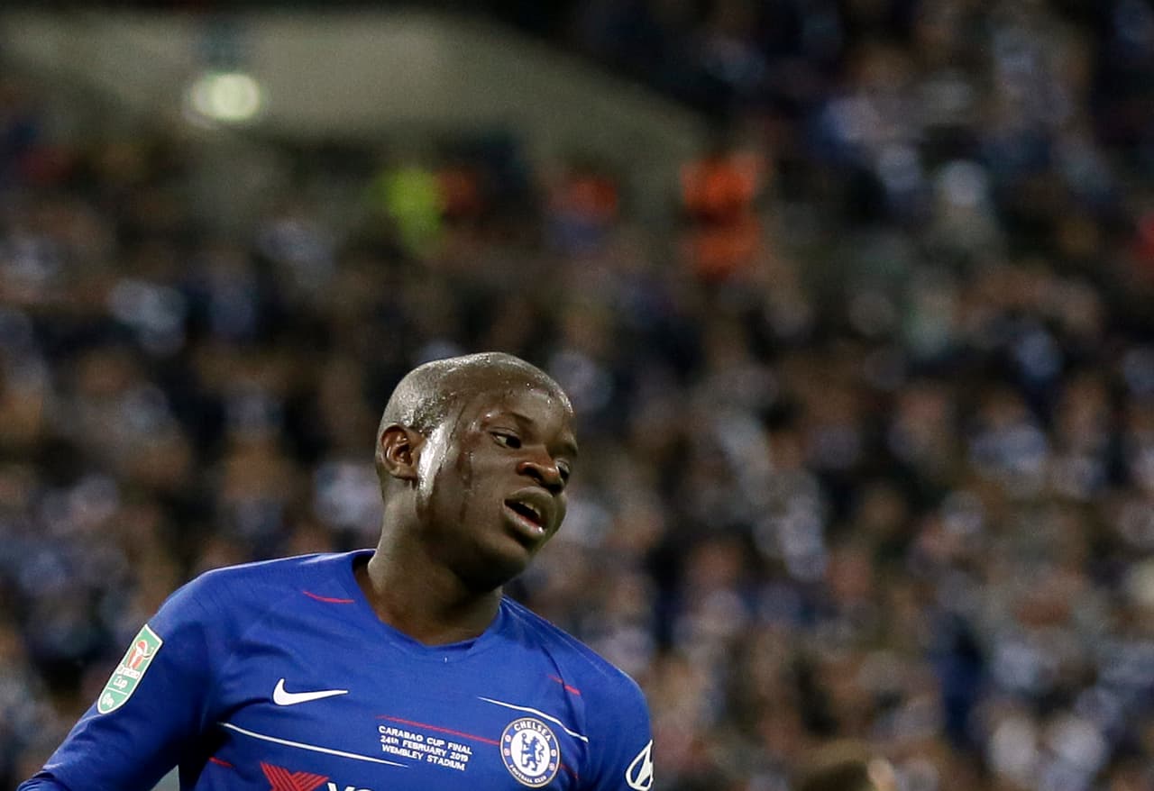 <b>N’Golo Kante</b>
<br>Del Chelsea al Real Madrid o Barcelona. Ambos clubes españoles han mostrado interés por este jugador, pero no están en la mejor posición para realizar una oferta; el futuro es incierto.