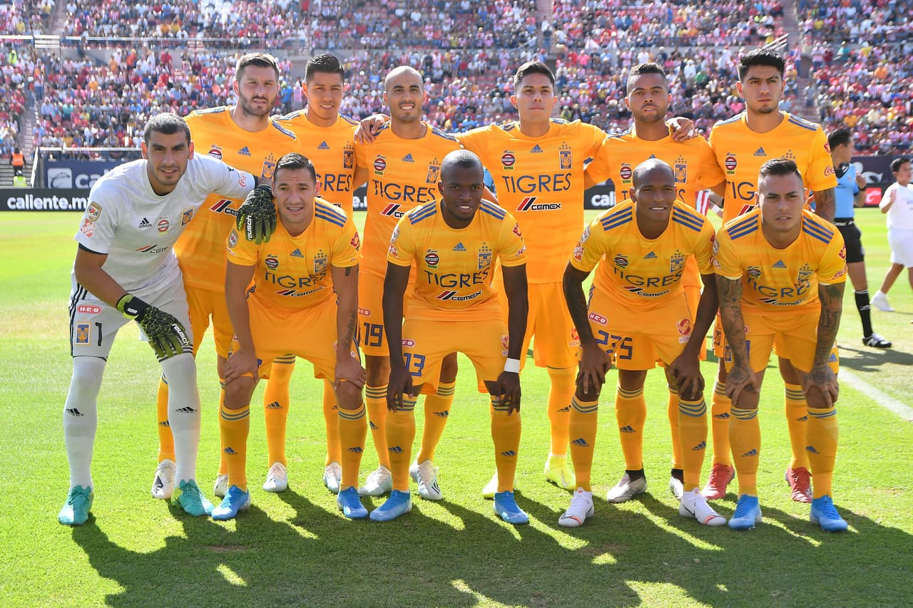 El vigente campeón del balompié azteca saltó al terreno de juego con estos elementos.