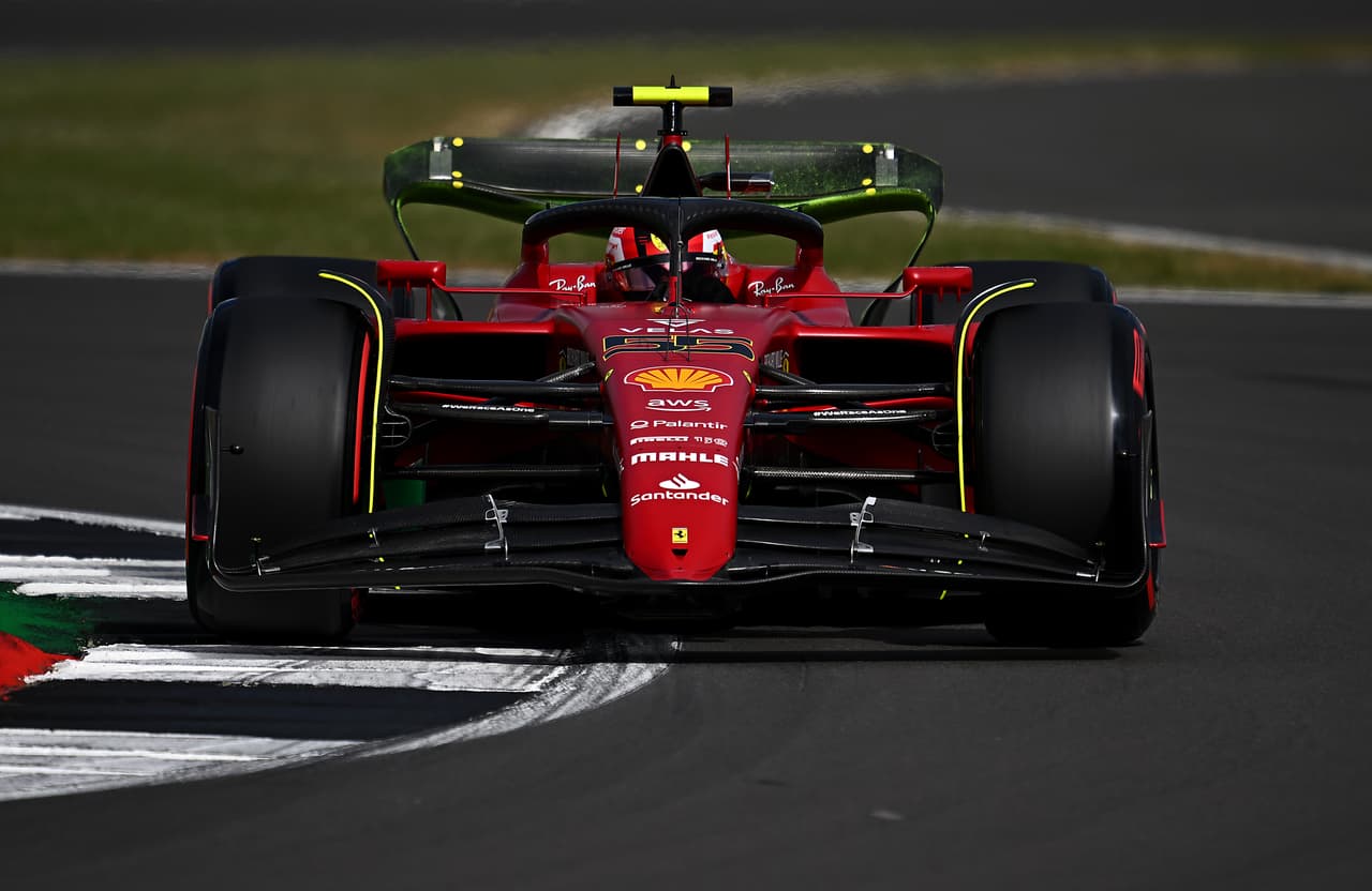 El español Carlos Sainz fue al final el que más brillo en una pista legendaria.