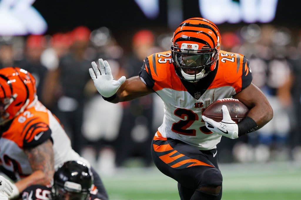 Antes de que acabara el primer periodo los Bengals se fueron adelante 14-7 gracias a un acarreo de 10 yardas de touchdown de Giovani Bernard (25).