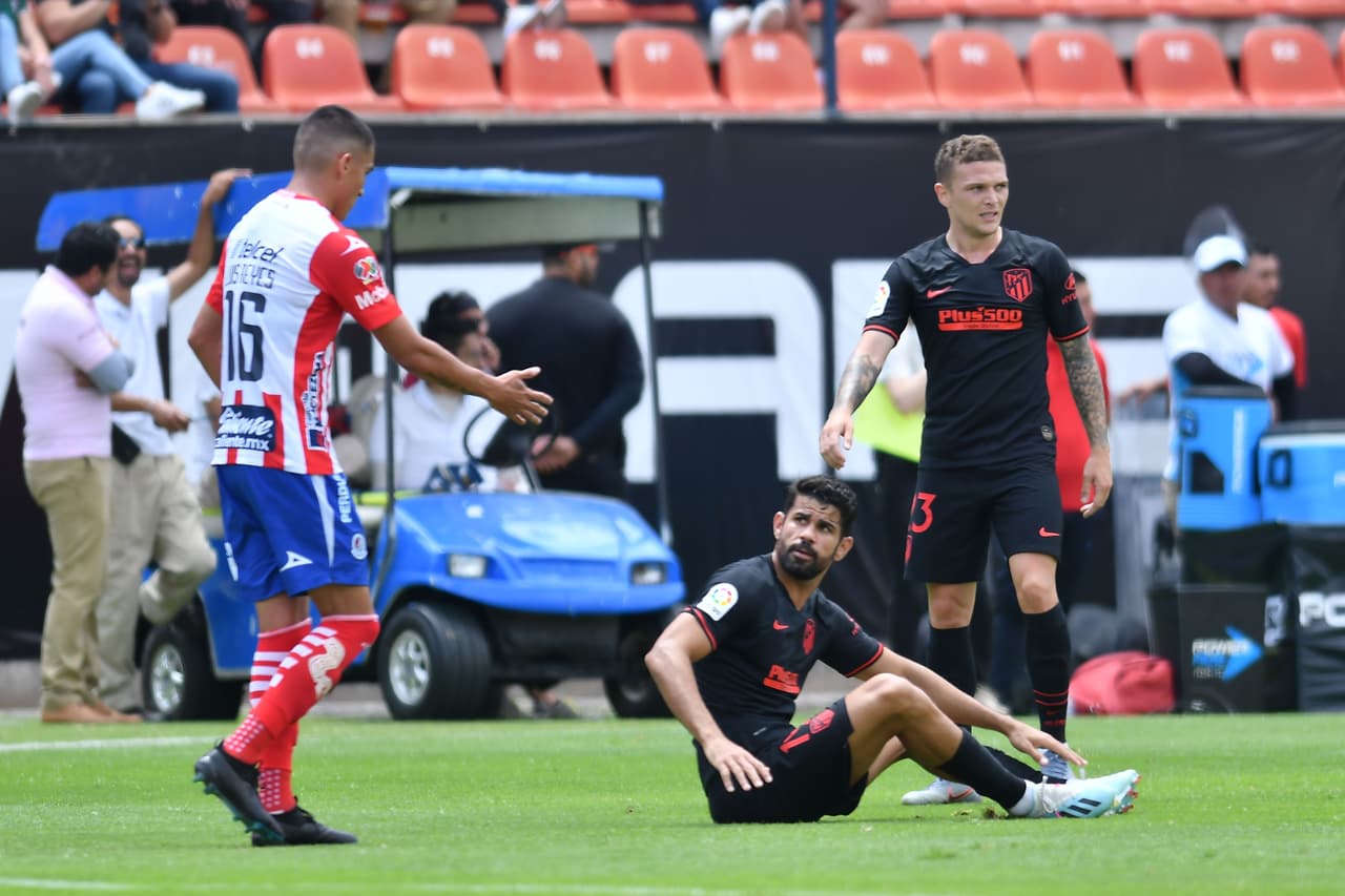 Diego Costa sintió el rigor de los defensores del fútbol mexicano.