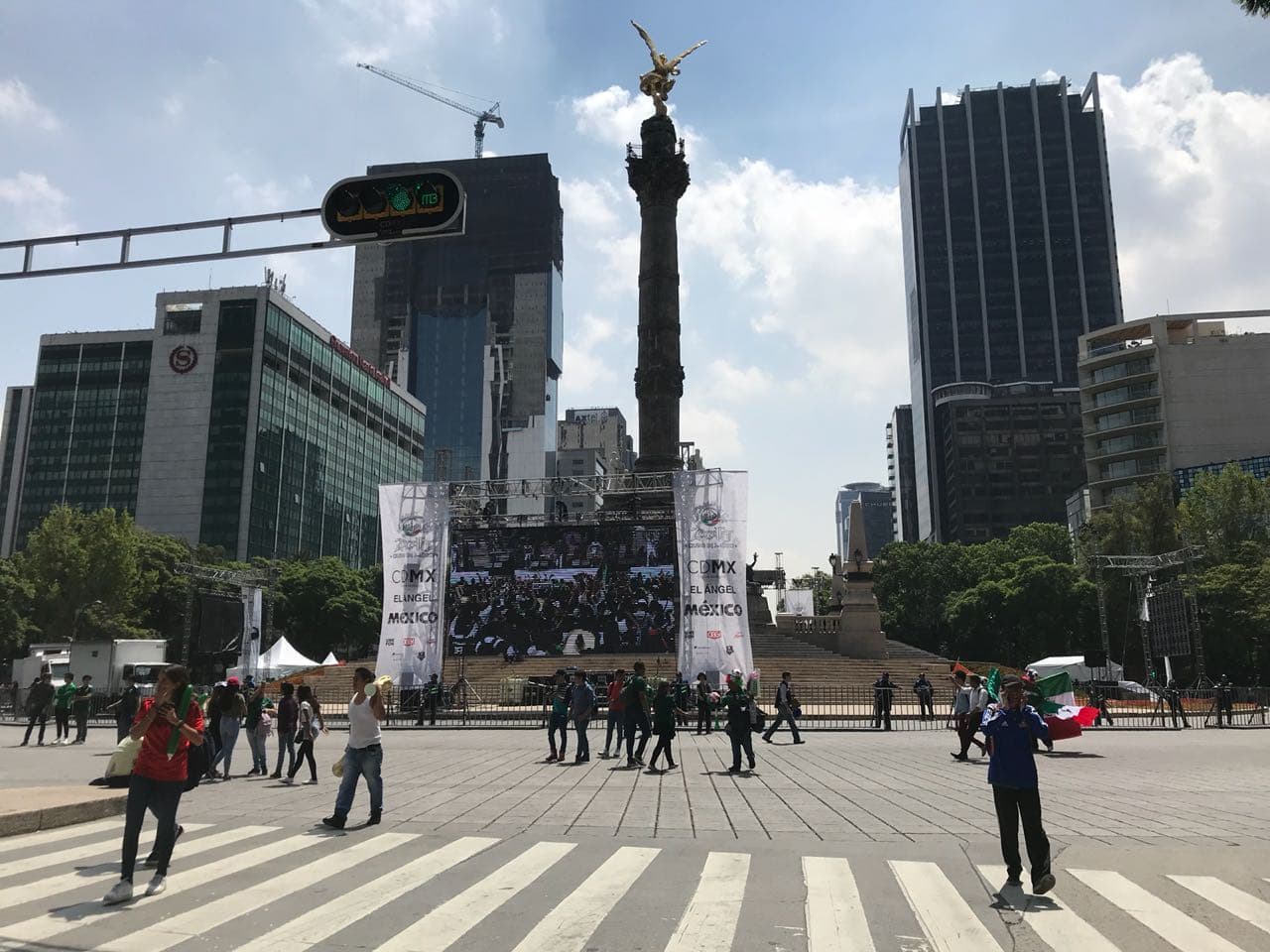 De a poco se fue llenando el escenario en el que muchas almas se reunieron para apoyar al 'Tri'