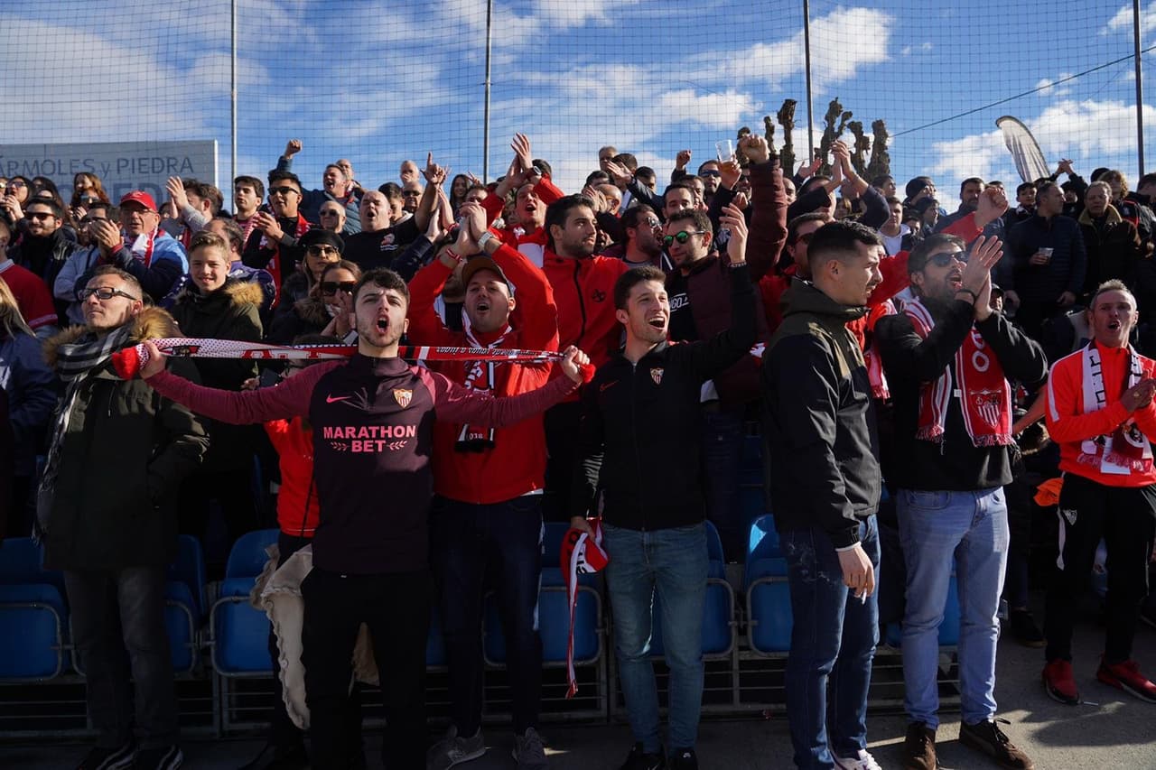 Sevilla no muestra piedad y vence 5-0 a Escobedo y avanza a la siguiente ronda en la Copa del Rey. Javier Hernández sólo jugó 15 minutos.