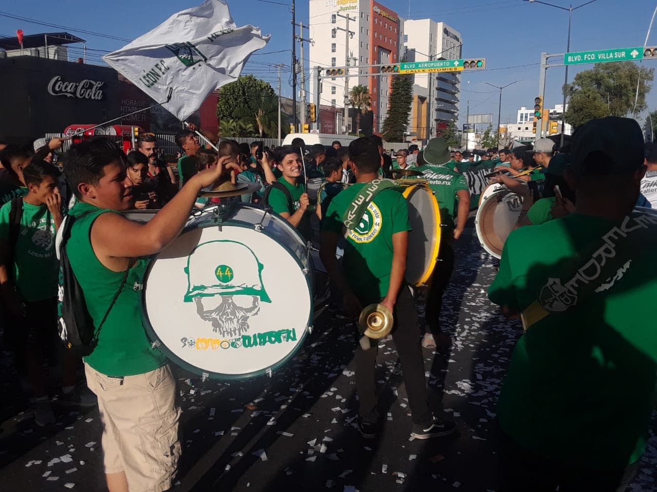 Las calles de León, Guanajuato, se llenaron de fanáticos antes del juego contra Xolos por los Cuartos de Final de la Liguilla en el Clausura 2019.