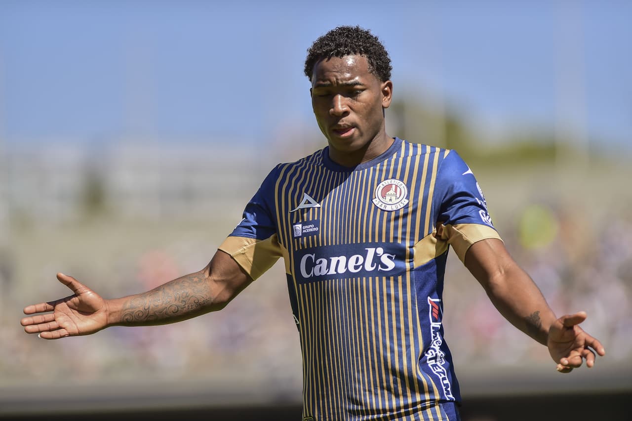 Pumas golea y vence a San Luis 4-0. Con doblete de Carlos Gonzalez, gol de Fabio Álvarez y Juan Ignacio Dinenno, los universitarios se colocan como segundos de la tabla en la Liga MX.