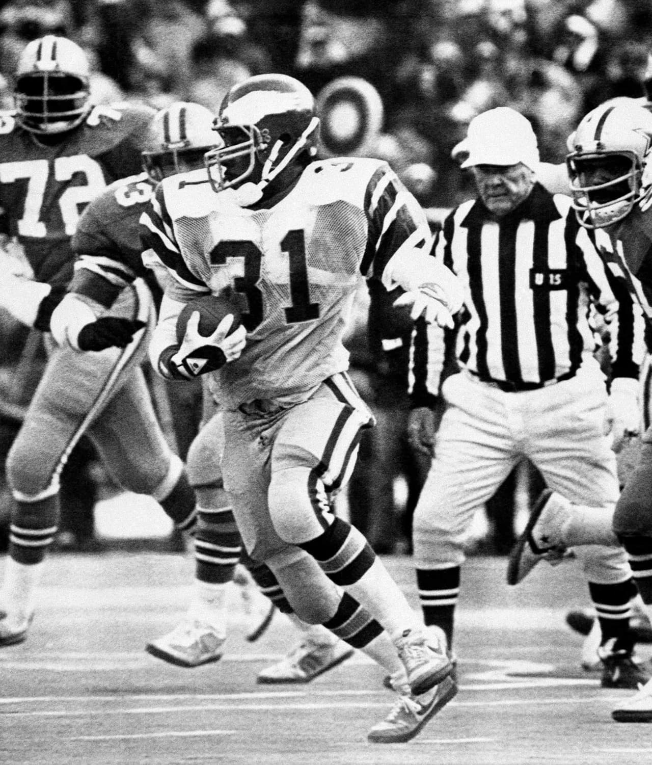 Campeonato de la Conferencia Nacional en 1980. Fue el primer año de Danny White como quarterback titular de los Cowboys en lugar de Roger Staubach. Ambos terminaron la temporada con 12-4 pero Philadelphia estaba mejor en los criterios de desempate por eso fue local. Esta ventaja la usaron a su favor al obligar a Dallas a jugar con el famoso jersey azul de la "mala suerte". Philadelphia ganó 20 - 7 y fue al Super Bowl XV.