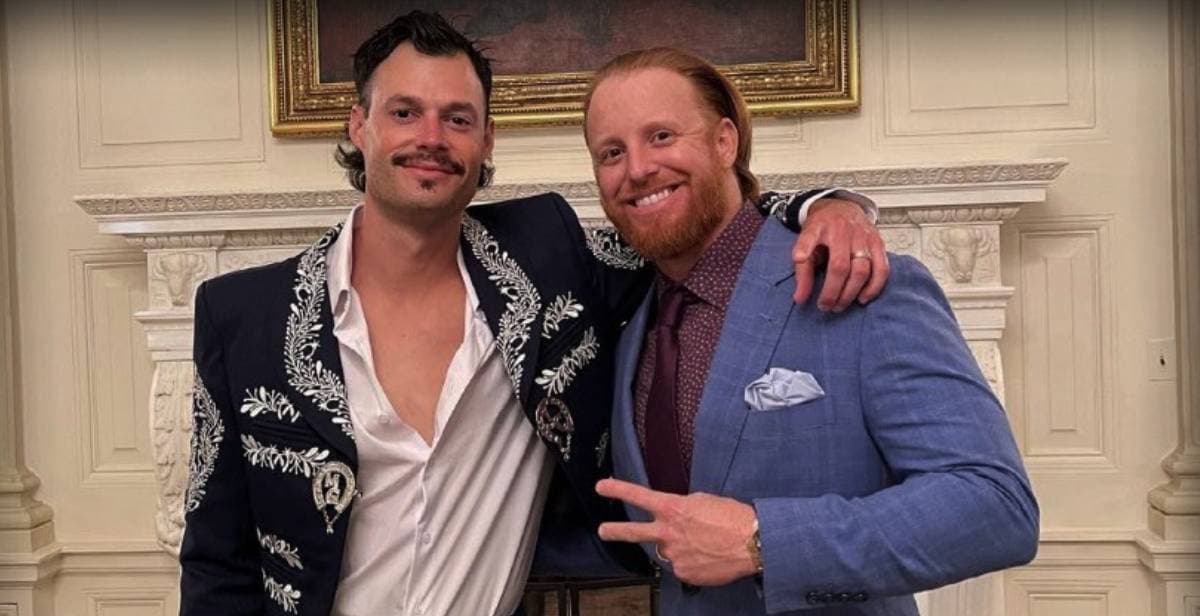 Joe Kelly visitó la Casa Blanca con un saco de mariachi