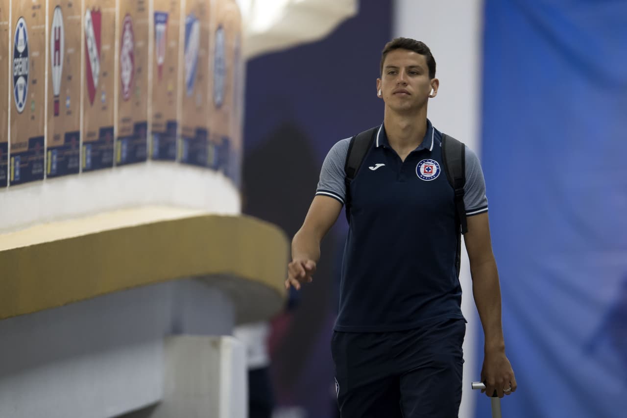 Cruz Azul anuncia alta de Jurado y Lichnovsky pero no son convocados
