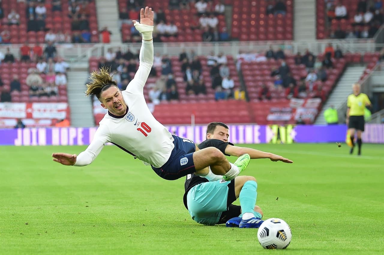 Inglaterra se impone por la mínima ante Austria durante partido internacional amistoso previo a la Euro 2020. Bukayo Saka, con izquierdazo, fue el autor del único tanto del partido en Middlesbrough y celebró su primer gol con el selectivo de los 'Tres Leones'.