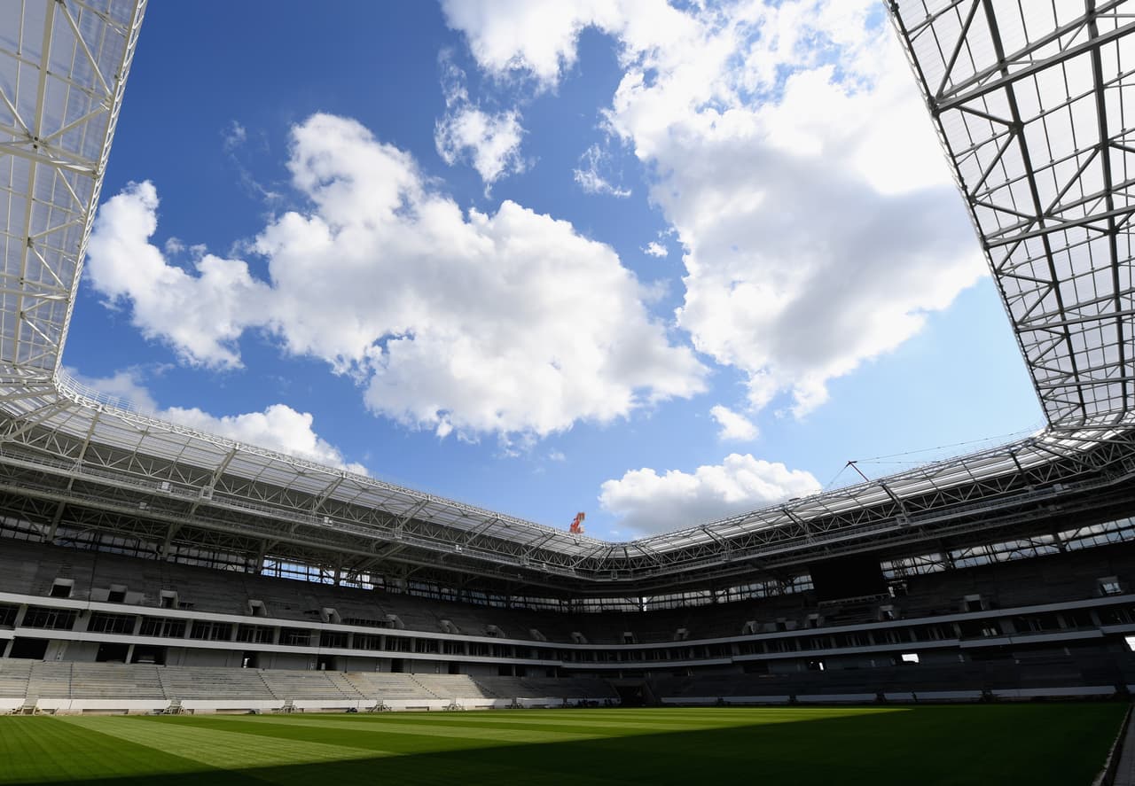 El Kaliningrado Stadium (Kaliningrado) esá muy cerca de finalizar sus obras y tendrá sus primeras pruebas tras en el mes de abril (11 y 21) y luego el 12 de mayo. Su capacidad ahora es de 37,000 espectadores y allí se jugarán cuatro partidos.