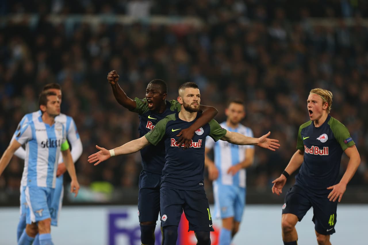 Sin embargo, al minuto 30, Valon Berisha anotó la igualdad de penalti a favor del equipo austríaco.