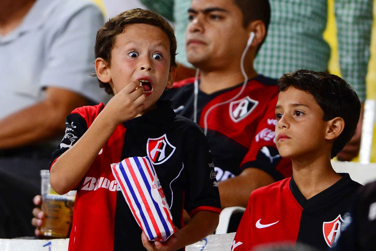 El colorido de la afición en la Jornada 10