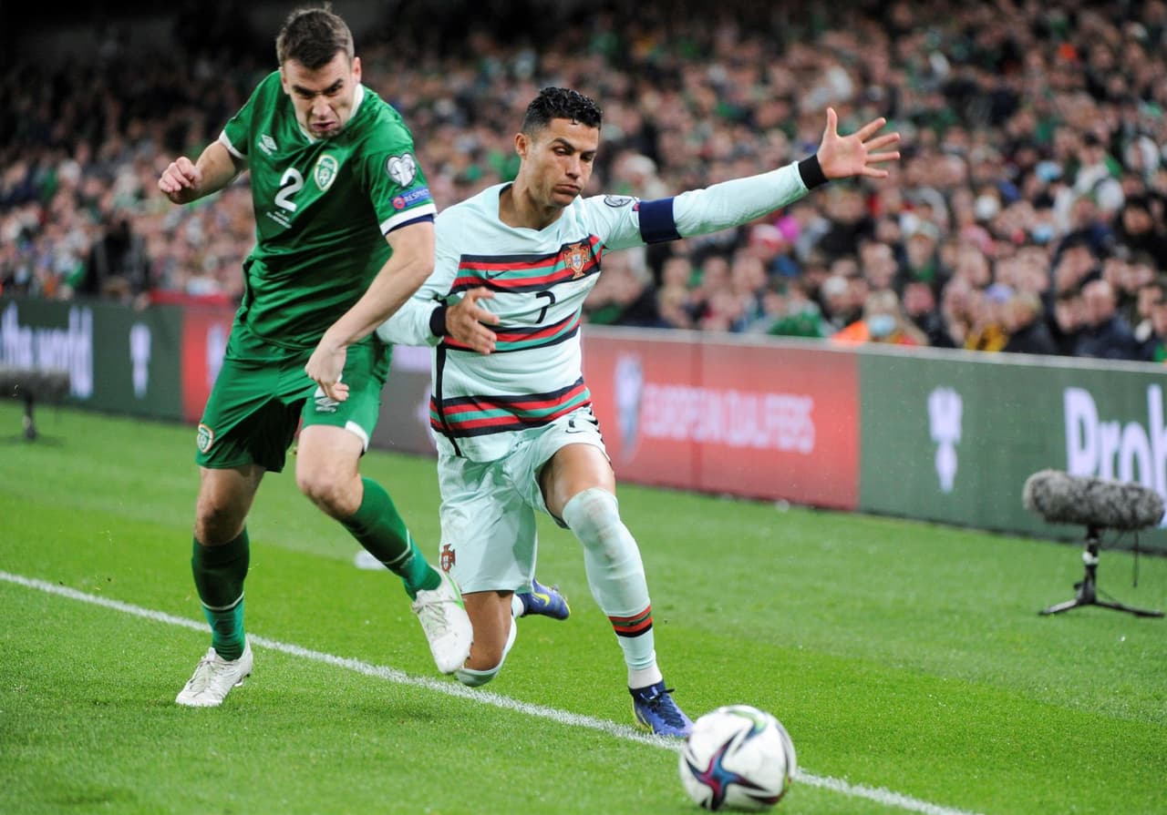 Portugal no puede ante Irlanda y se van 0-0 durante la fase de grupos de la UEFA, rumbo a la Copa del Mundo. La escuadra lusa se quedó con 10 hombres al minuto 81' y Cristiano no vio el gol. El conjunto del 'Bicho' se jugará el pase en Serbia.