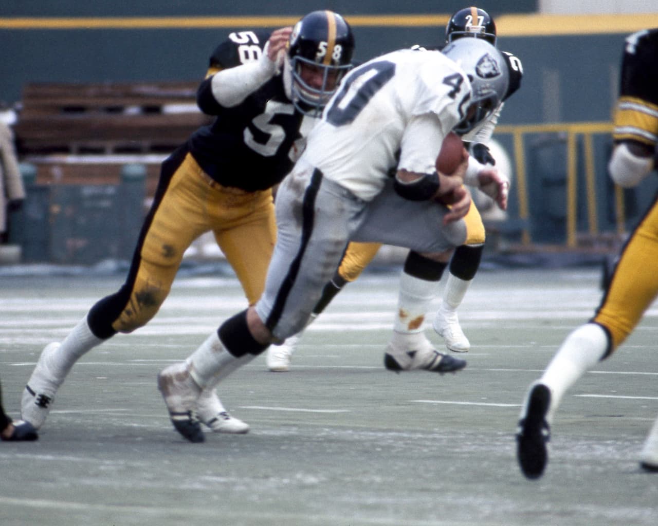 1976 Defensiva número 1 NFL - PITTSBURGH STEELERS. Pierde con Oakland Raiders el campeonato de la Conferencia Americana.
