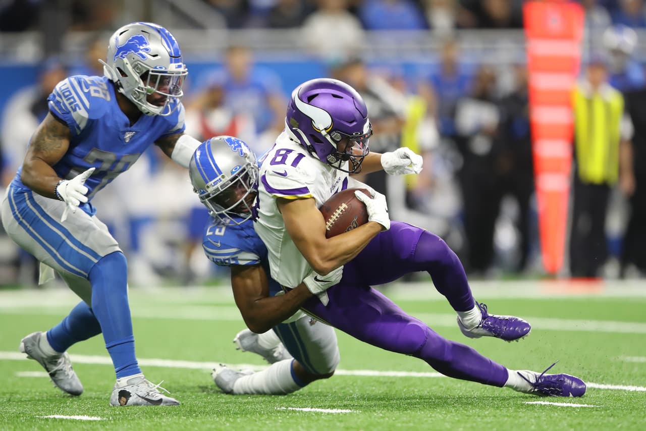 Kirk Cousins lanza 337 yardas y cuatro pases para tochdown. Los Vikings ganan 42-30 a los Detroit Lions.
