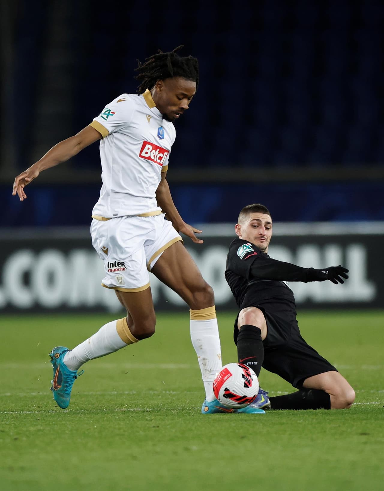 Paris Saint-Germain quedó fuera tras caer ante Niza en tanda de penales, aún con Messi y Kylian Mbappé en cancha. Tras terminar 0-0 en tiempo regular, el partido se decidió desde los once pasos y los visitantes pasan a Cuartos de Final.