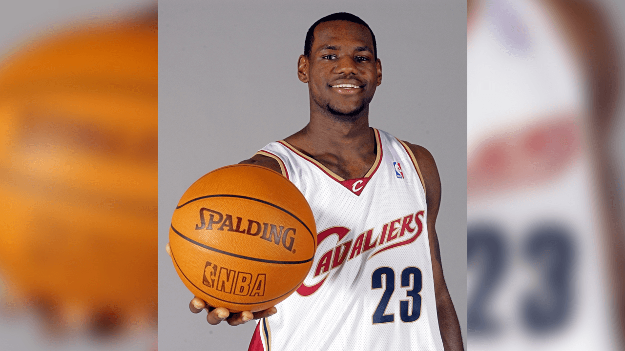 El 29 de octubre de 2003, LeBron James hacía su debut oficial con los Cleveland Cavaliers.