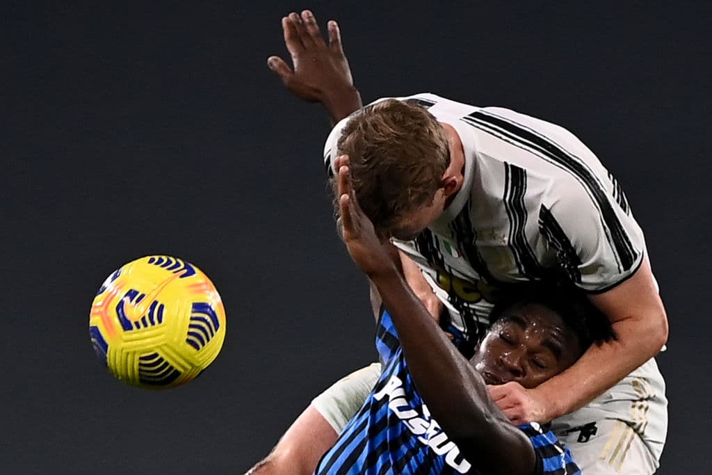 Atalanta y la Juventus se van con empate durante la doceava jornada de la Serie A. Partido muy parejo donde Federico Chiesa ponia arriba a la Vecchia Signora al minuto 29, pero fue hasta la segunda mitad, cuando Remo Freuler al 57 puso el gol del empate.