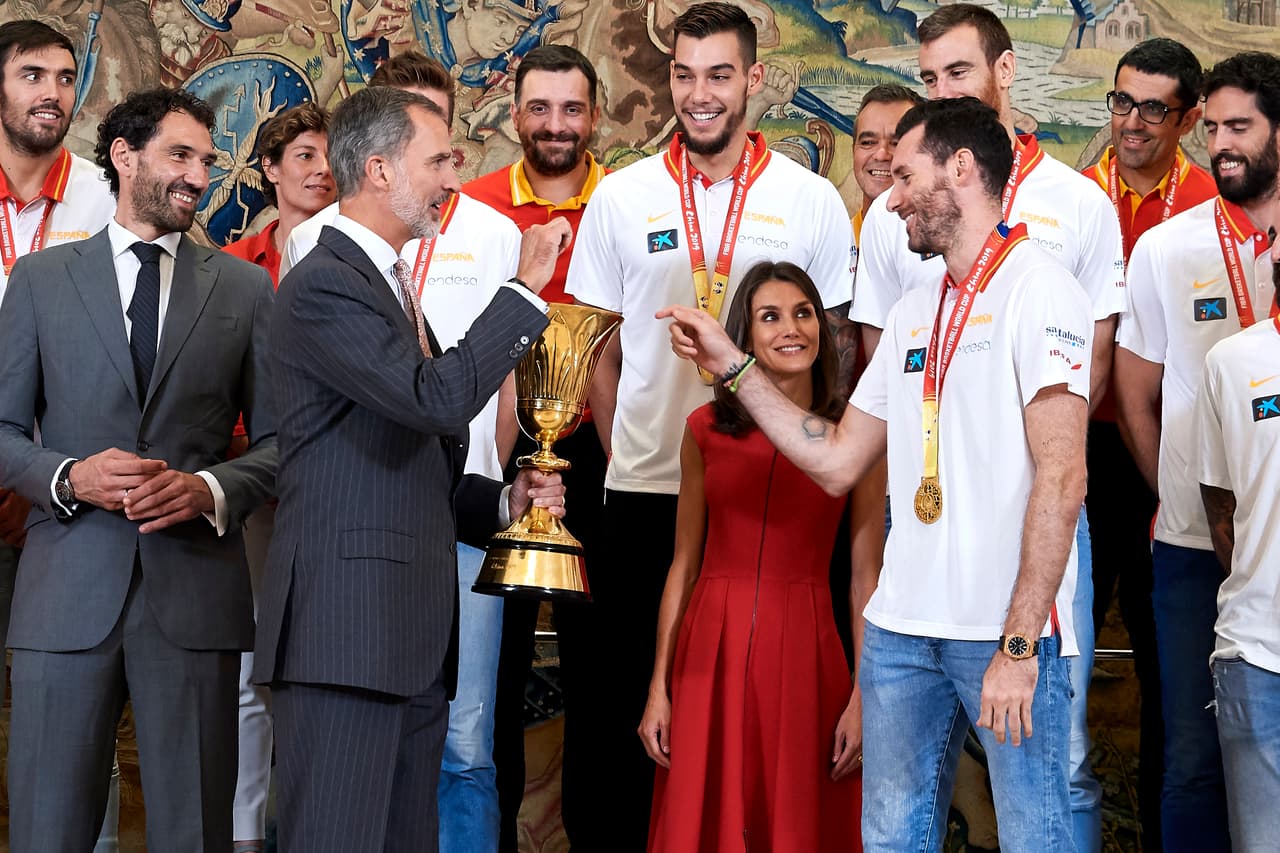 Agradeció por el esfuerzo de los basquetbolistas y su entrega constante “Gracias por el esfuerzo... Lo que habéis demostrado no es sólo deportivo, sino de valores humanos muy positivos para la sociedad en situaciones complejas”.