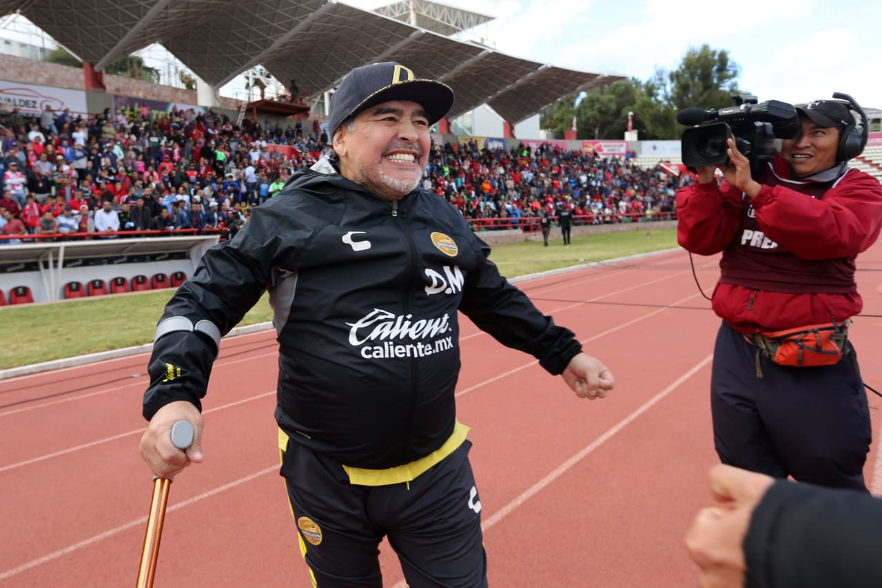 La alegría de Diego Maradona es inocultable, al vivir un momento que ni el más optimista tenía en sus pronósticos en el fútbol mexicano.