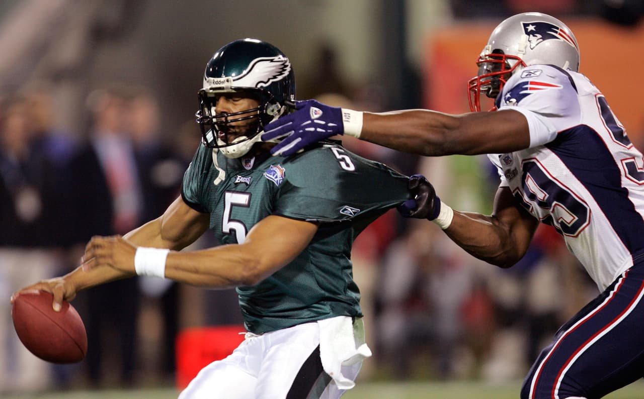 <b>Super Bowl XXXIX (New England Patriots 24-21 Philadelphia Eagles)</b>. Con la consecución de su tercer campeonato, etiquetaron a los Pats como dinastía. Esa vez el WR Deion Branch capturó el MVP.