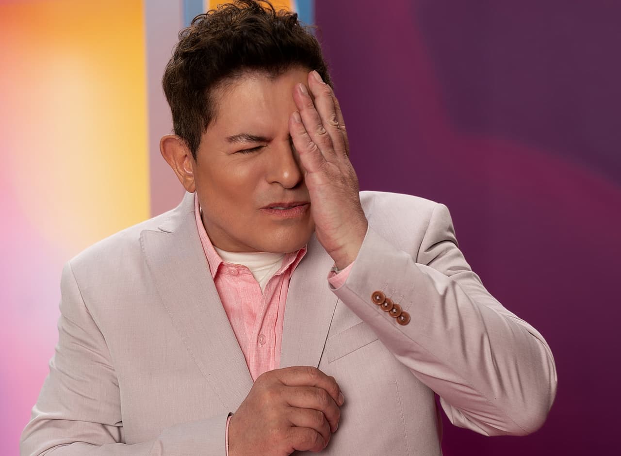 Ernesto Laguardia tiene doloroso accidente mientras se rasuraba en La Casa de los Famosos México