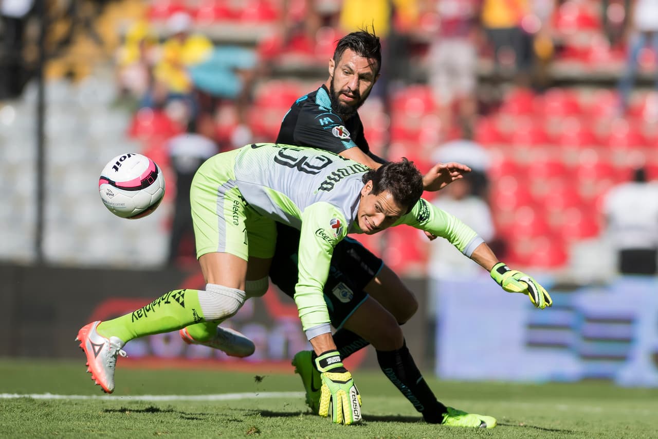 Otro que tampoco anda bien es el guardameta charrúa Sebastián Sosa, quien ya le está costando puntos al Monarcas Morelia.