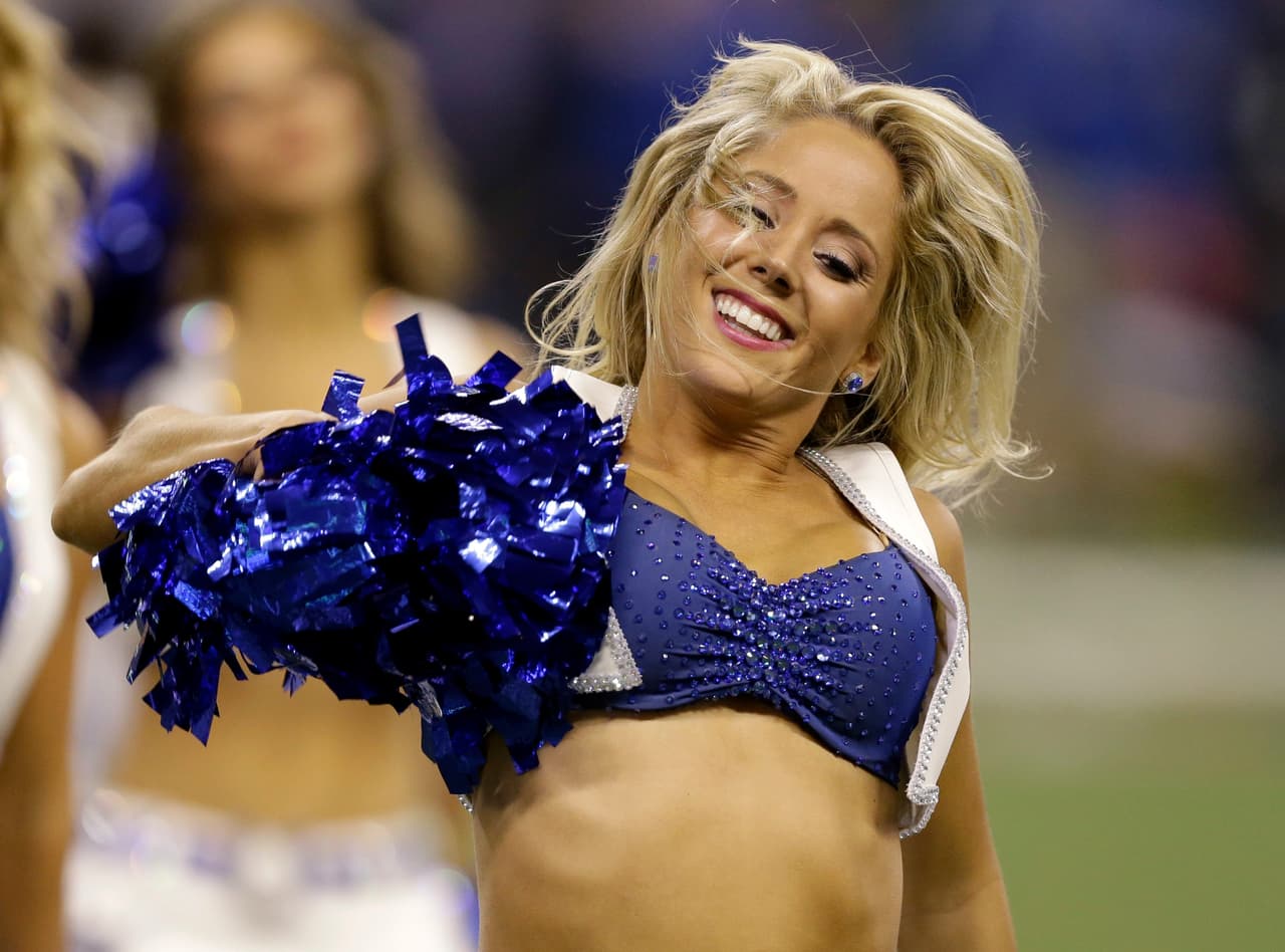 La única puntuación de Indianapolis llegó en un pase de TD de 5 yardas de Tolzien a Donte Moncrief a principios del segundo cuarto, una jugada establecida por el primer pase completo en la carrera de Pat McAfee en un despeje falso.