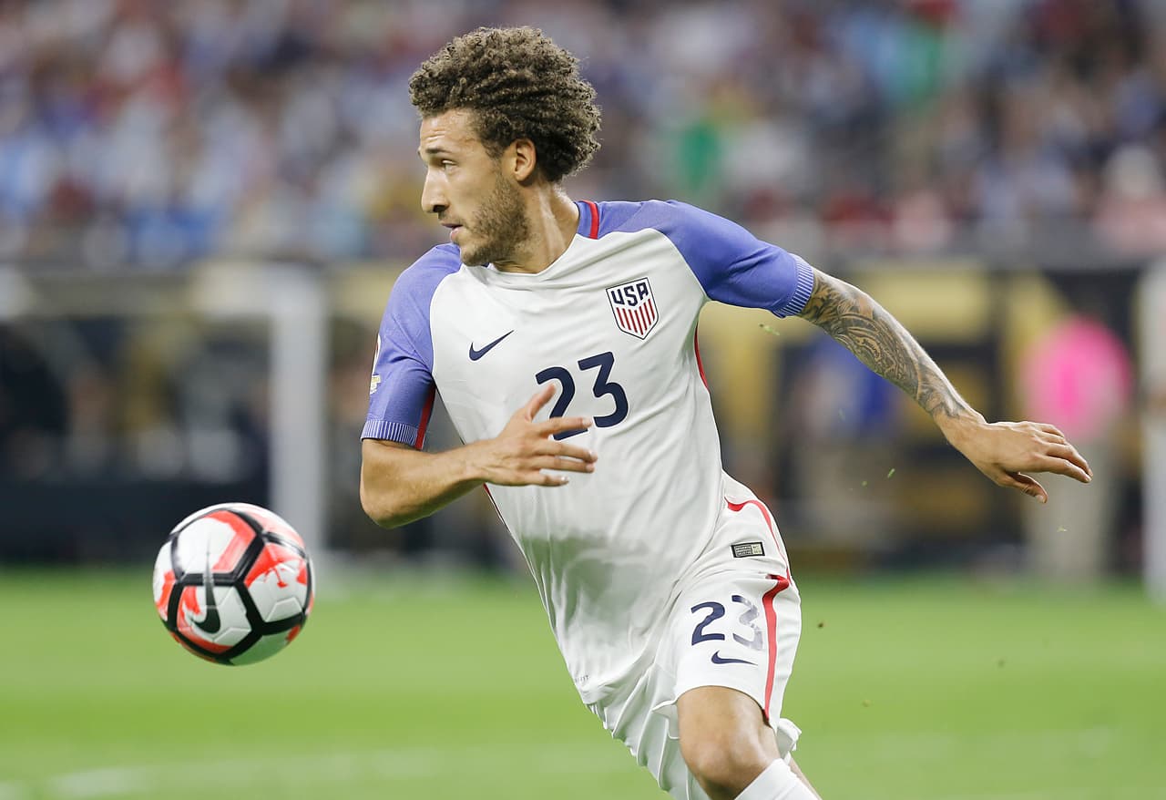 23. Fabian Johnson: Le tocó la dura tarea de cubrir la parcela de Messi y, aunque no fue exhibido, se olvidó de ir al frente en su intentó por nulificar al '10' sin éxito. Le costó mucho reponerse cuando el astro argentino corría en diagonal. Calificación (4)