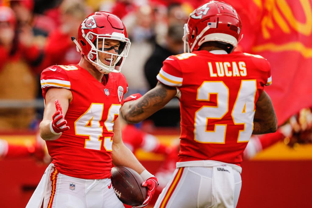 El punto débil de los Chiefs es la defensiva. En este rubro, KC se ubica como la defensa global 31 de 32, la 31 contra el pase y la 27 contra la carrera.