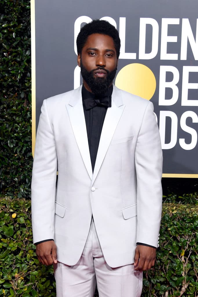 La relación de un director de cine y su novia es puesta a prueba cuando regresan a casa tras el estreno de su película y esperan las reacciones de los críticos.
<br>