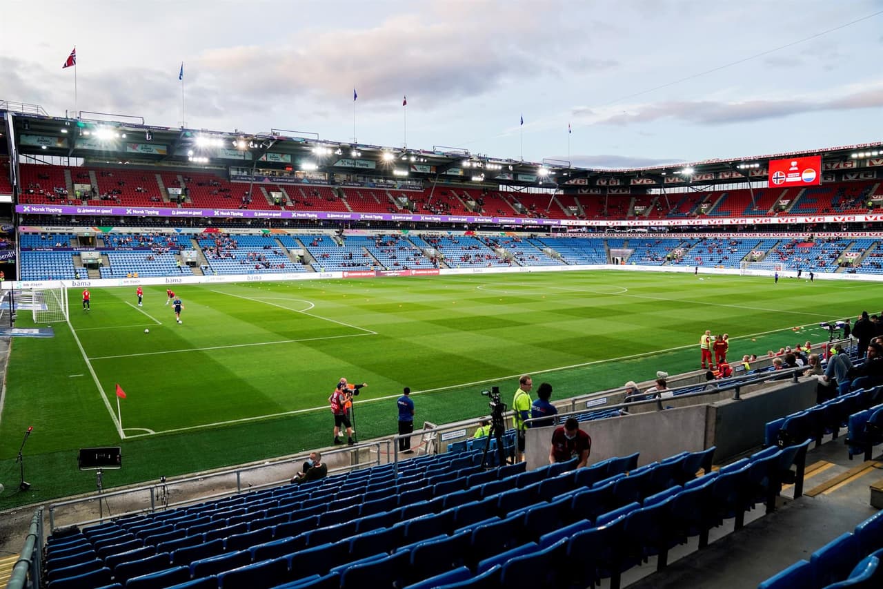 Noruega empata contra Países Bajos 1-1 durante la eliminatoria de la UEFA rumbo al Mundial de Catar 2022. Erling Haaland abrió el marcador al minuto 20' del encuentro, sin embargo, Day Klassen se encargó de empatar el partido al minuto 36'.