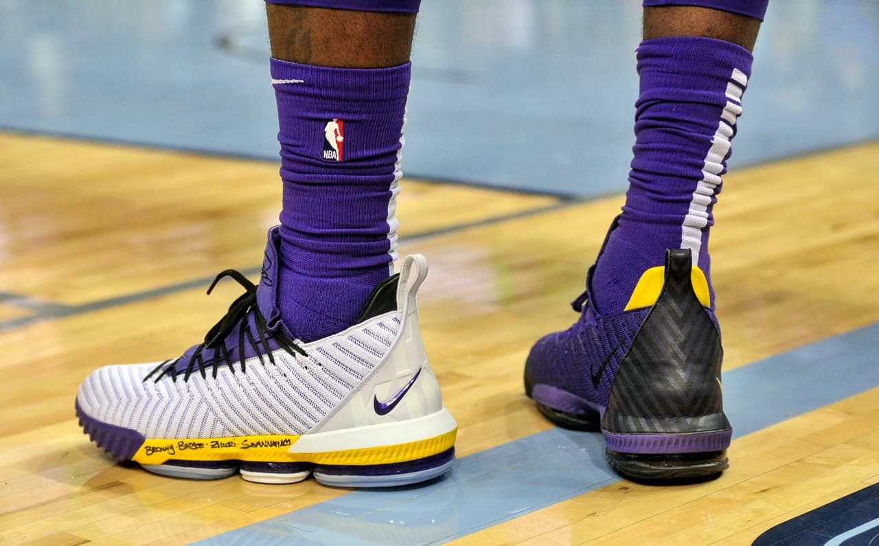 En su segunda visita a Memphis,el pasado 25 de febrero, LeBron se puso estos 16 ante los Grizzlies en FedExForum.