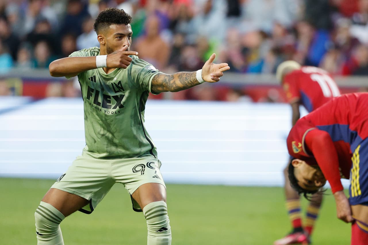 Delantero - DÉNIS BOUANGA (LAFC)