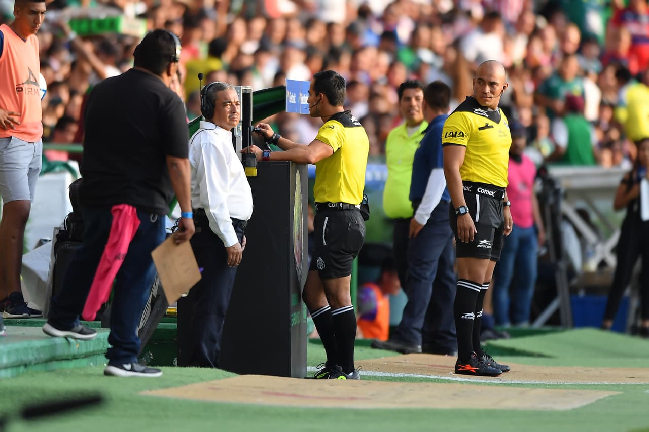 Lo que parecía una plácida victoria de León acabó siendo un apretado triunfo 4-3 sobre el Guadalajara.