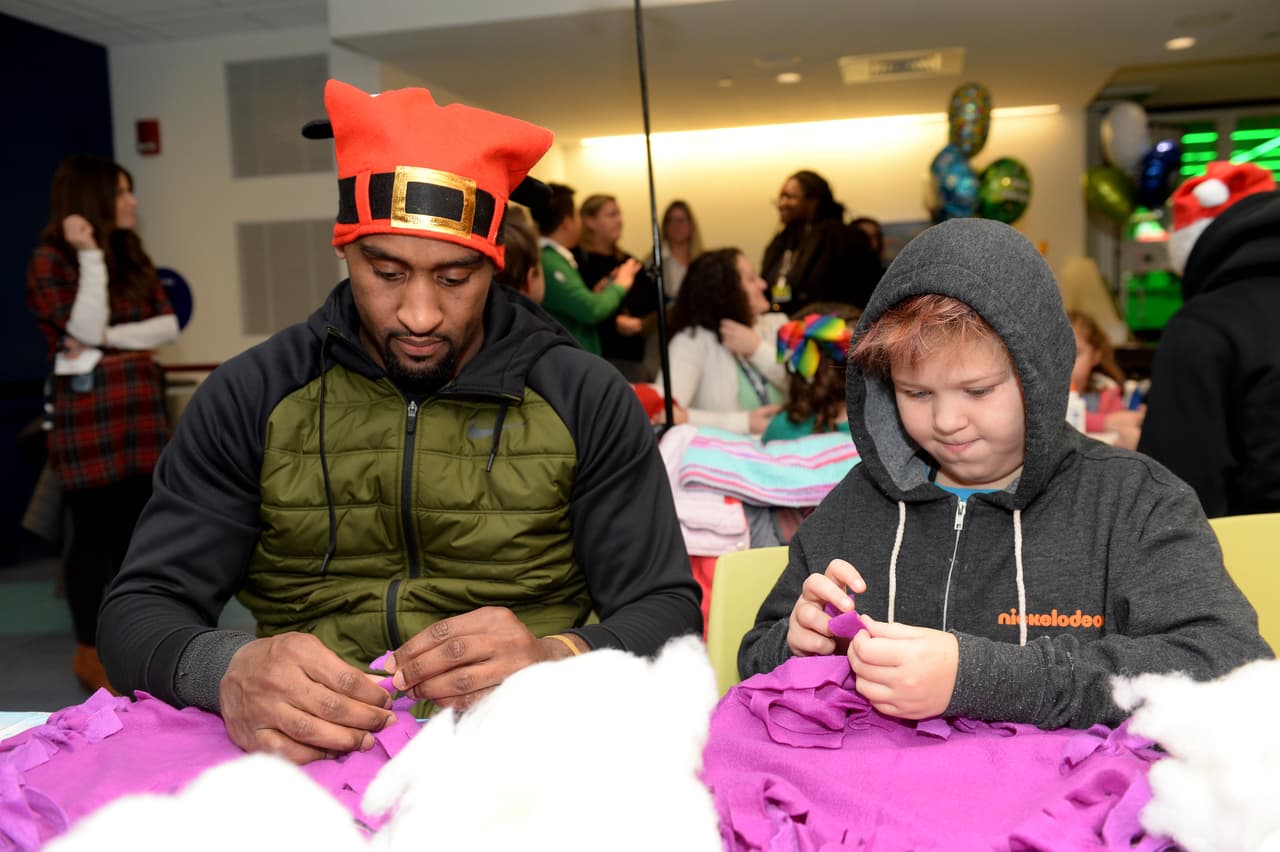 Brad Wanamaker, así como el resto de jugadores del plantel, se sumaron a una iniciativa para llevarle alegría a los pequeños que están allí internados.