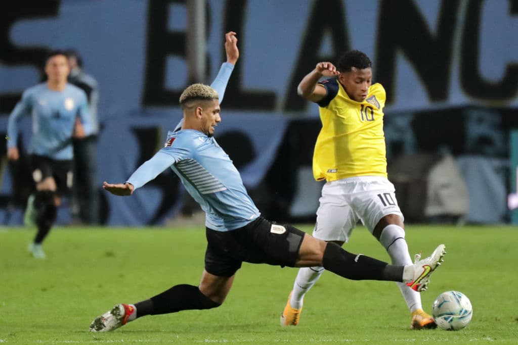 Gastó Pereiro fue el encargado de darle los puntos a los uruguayos con un gol al miuto 90+2 y vencen 1-0 a Ecuador.