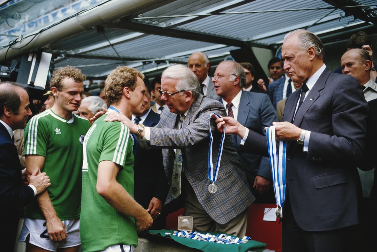 Ese verde, al igual que el del 'Tri', fue protagonista, aunque para recibir el premio del segundo lugar tras la caída contra la Argentina de Diego Maradona.