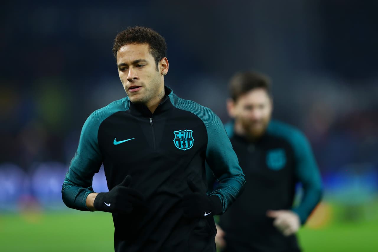 Aunque nunca hubo una confirmación a los medios, se dice que Neymar Jr. pasó exámenes médicos en el Real Madrid y al último minuto fue que llegó la oferta del Barcelona que lo hizo cambiar de parecer.