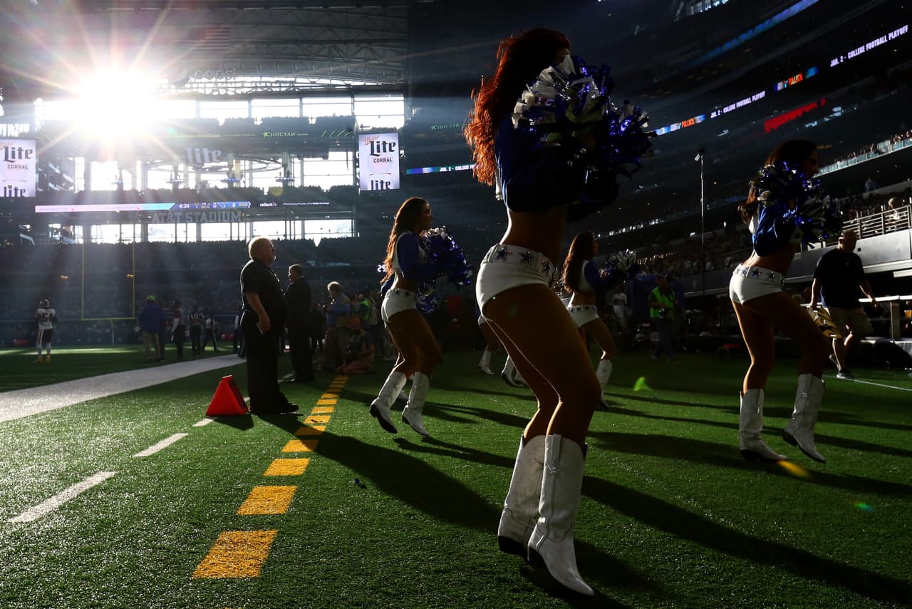 "Hizo las cosas que aportan los mariscales ganadores en el campo", concluyó el entrenador en jefe de Dallas.