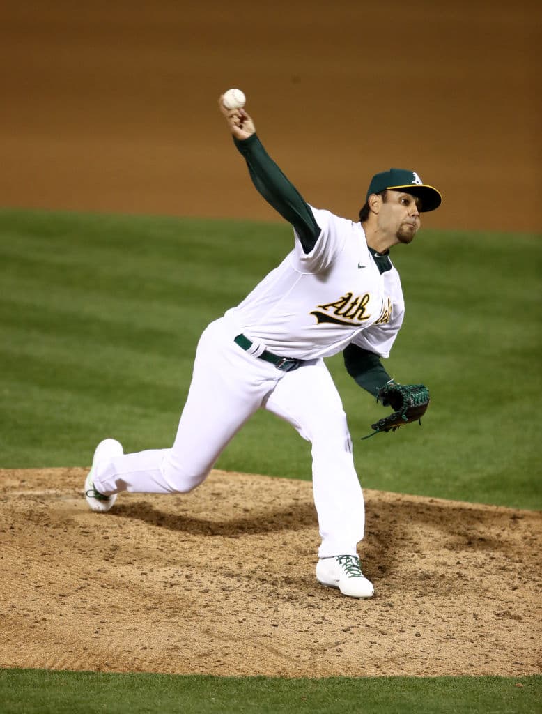 Joakim Soria sufre, pero suma su segundo triunfo de la temporada