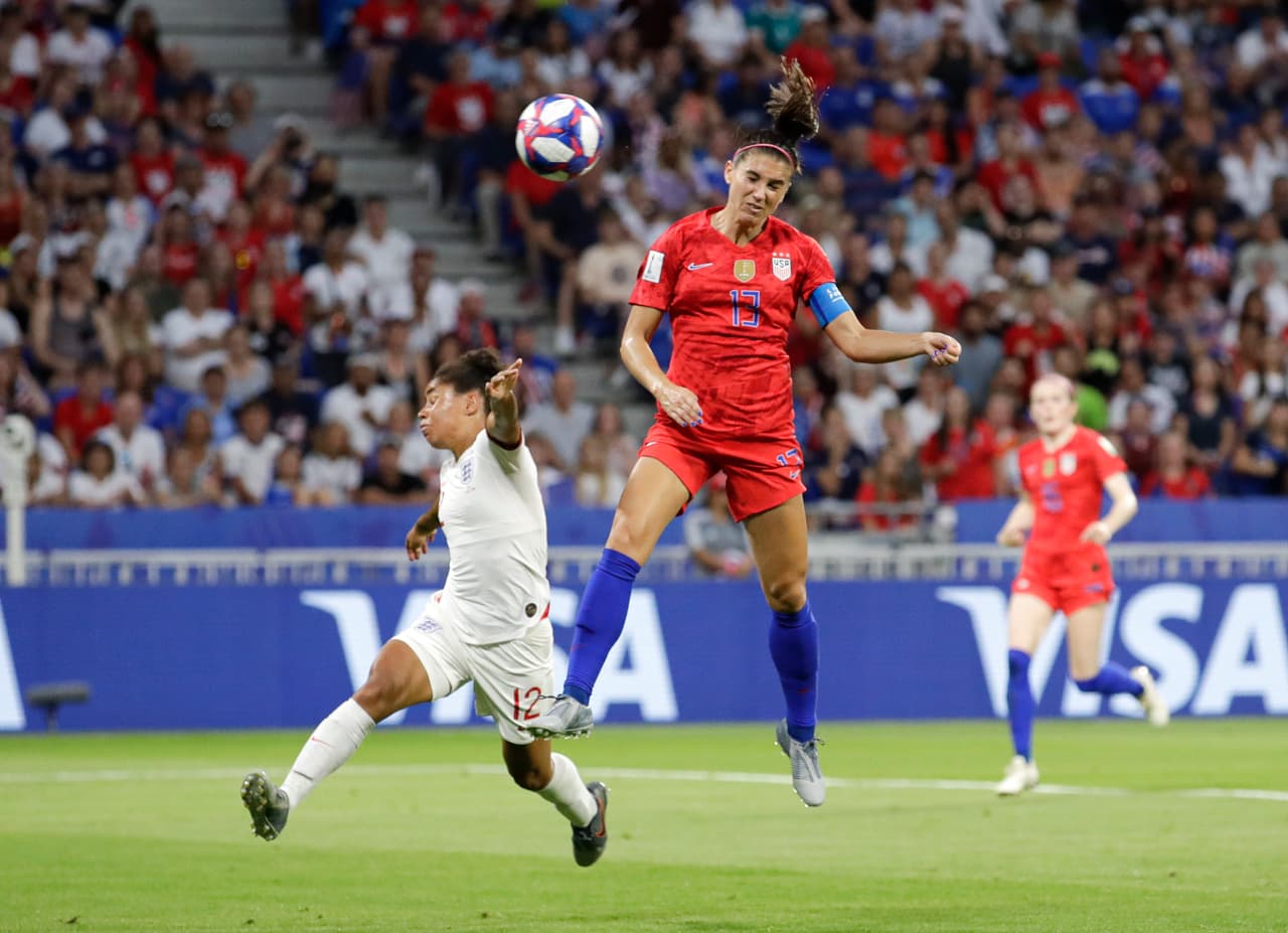 Fue portada del diario ESPN para recrear la portada de un conocido disco de la cantante estadounidense Katy Perry.