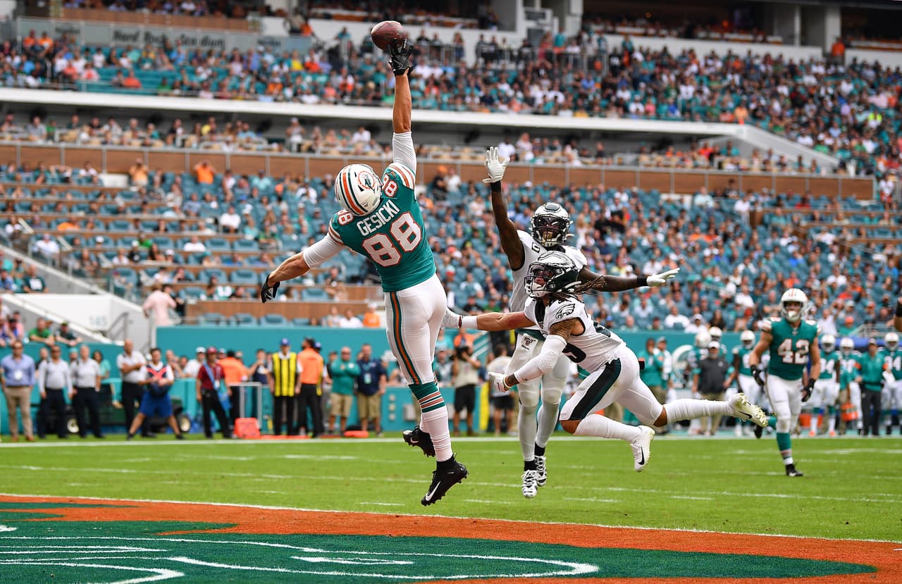 Miami Dolphins
<b>37-31</b> Philadelphia Eagles