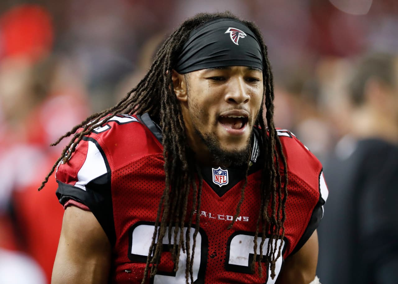 Jalen Collins de Atlanta, suspendido 10 partidos por reincidir